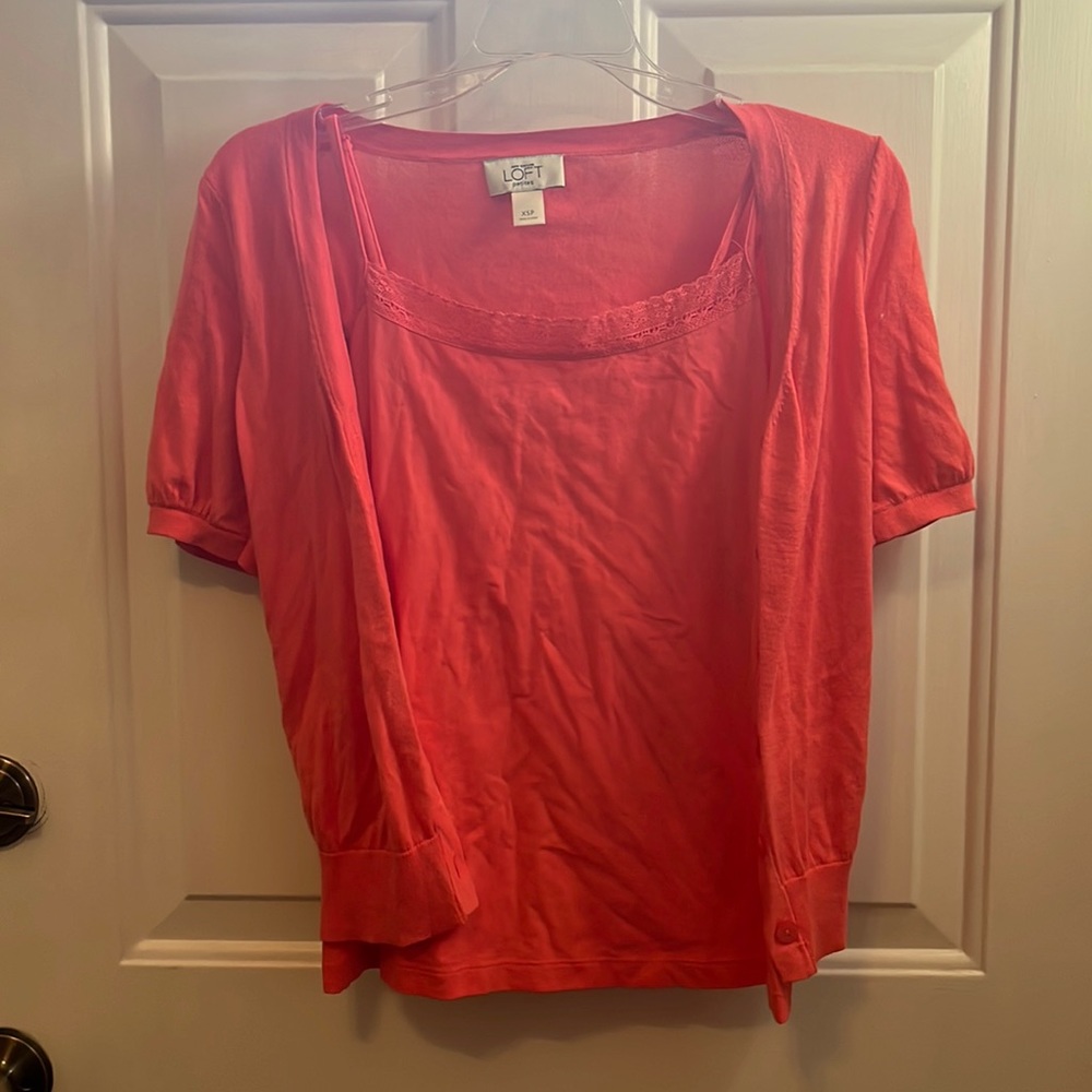 Cute tank and cardigan. Perfect for the office or day out